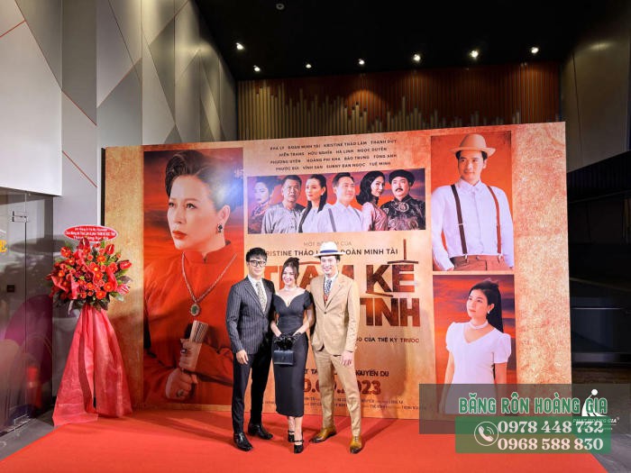 thi công backdrop ra mắt phim chuyên nghiệp