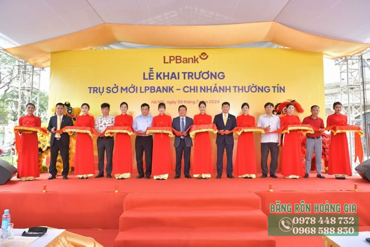 Thi công khai trương ngân hàng chuyên nghiệp