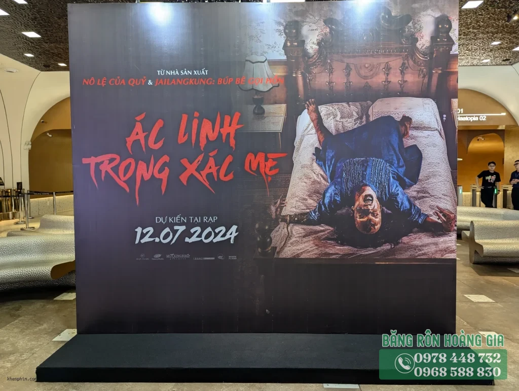 thi công backdrop ra mắt phim chuyên nghiệp