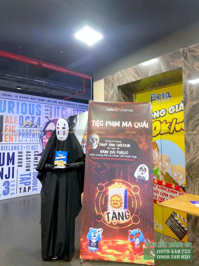 thi công backdrop ra mắt phim chuyên nghiệp