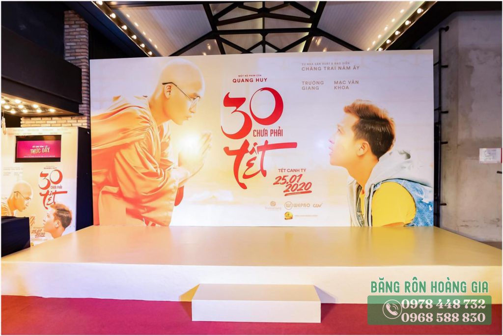 thi công backdrop ra mắt phim chuyên nghiệp