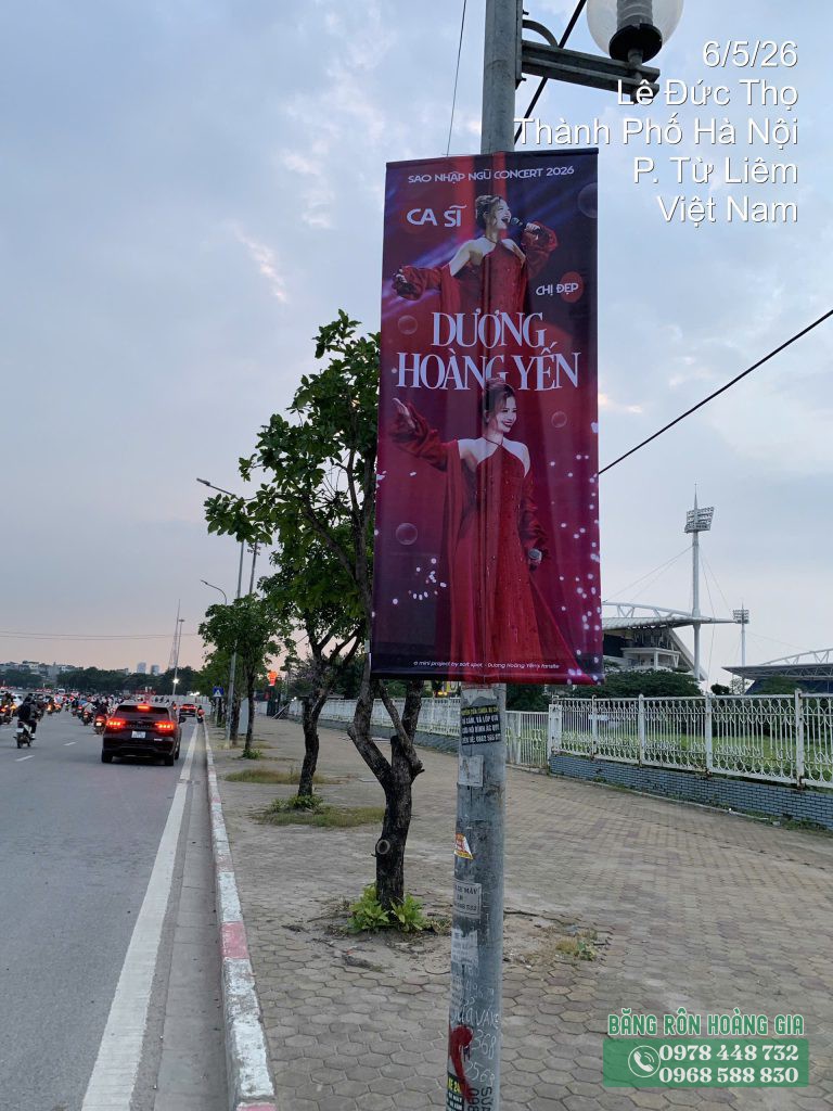 treo phướn sự kiện fan project ca sĩ Dương Hoàng Yến tại đường Lê Đức Thọ Hà Nội