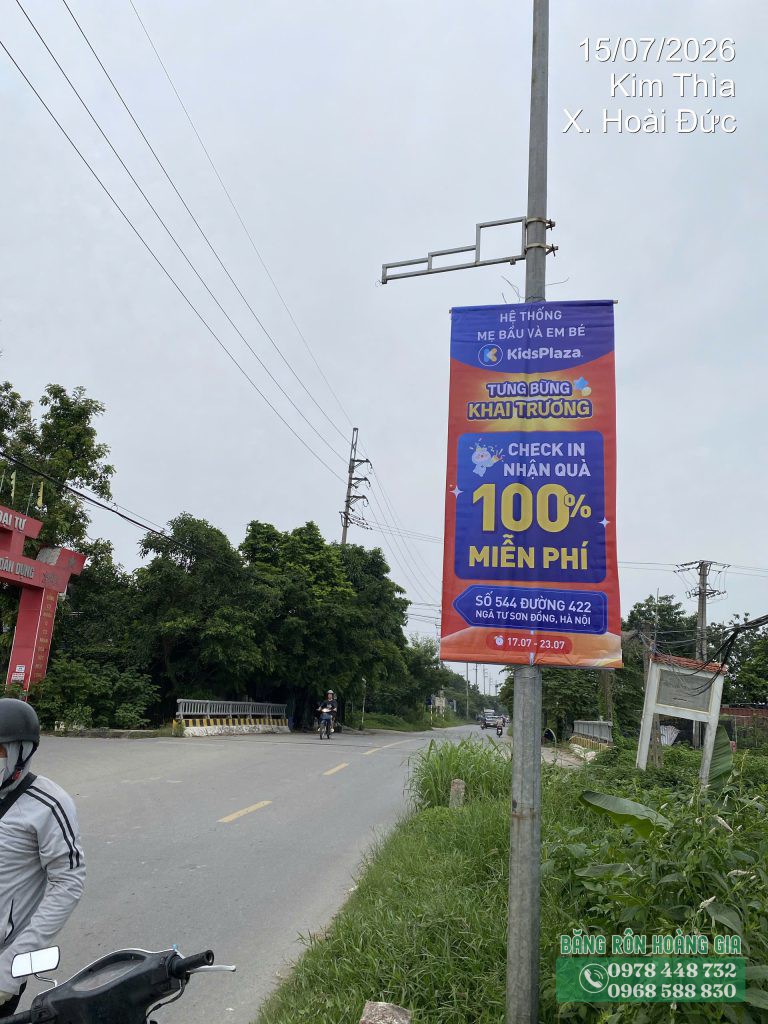 Thi công treo phướn quảng cáo Hà Nội tại tuyến đường ĐT 422