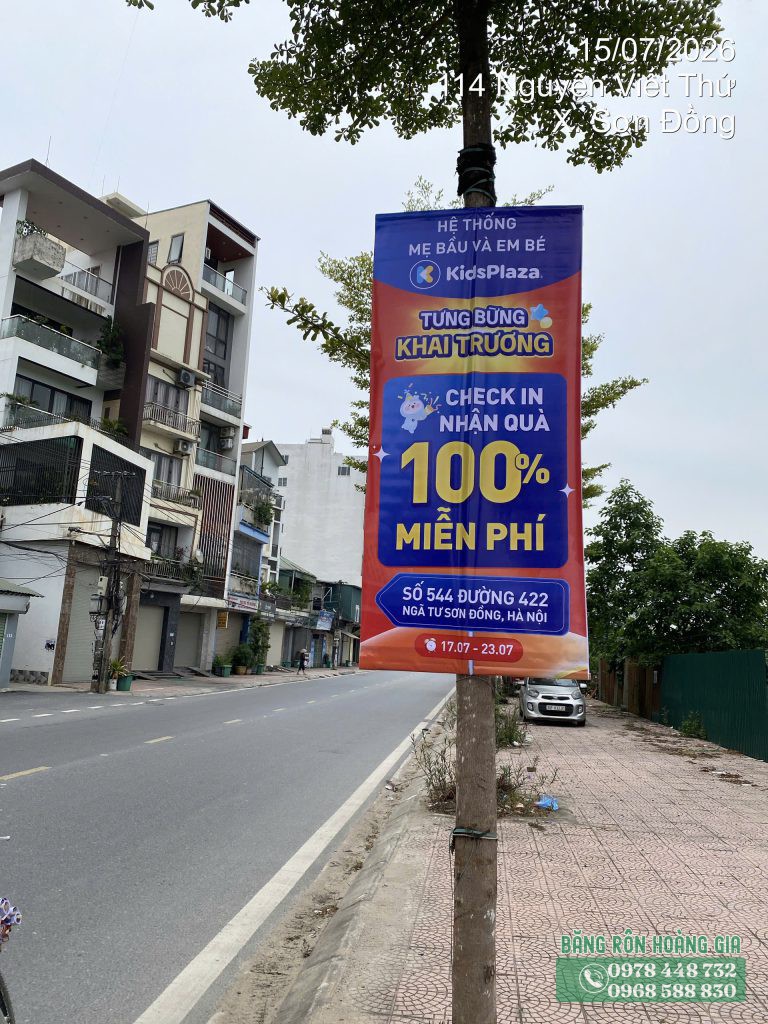 Phướn quảng cáo Hà Nội thực tế trên đường Nguyễn Viết Thứ